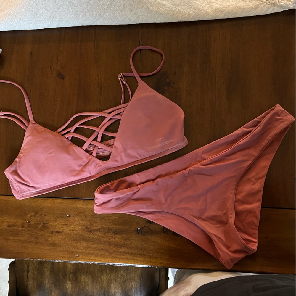 L*space Bikini Jaime crisscross bikini top & Sandy classic bottoms